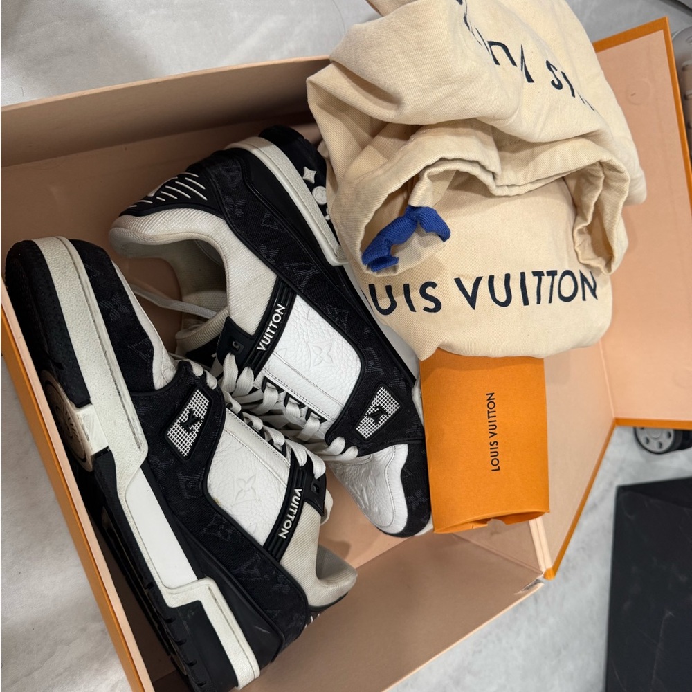 Louis Vuitton LV Trainer black white panda